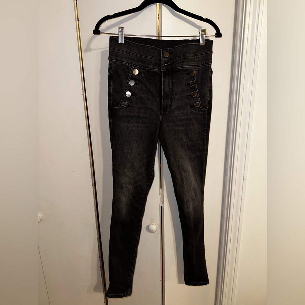 THESE ARE THE CUTEST JEANS!!!